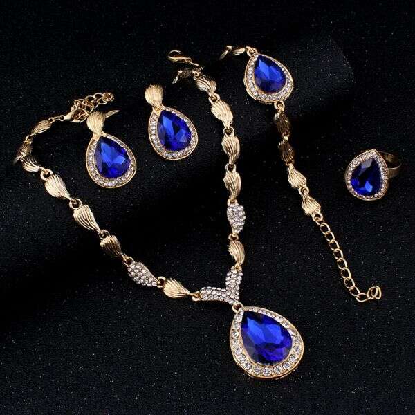 Jewelry set - Yellty - AI WEB SHOP