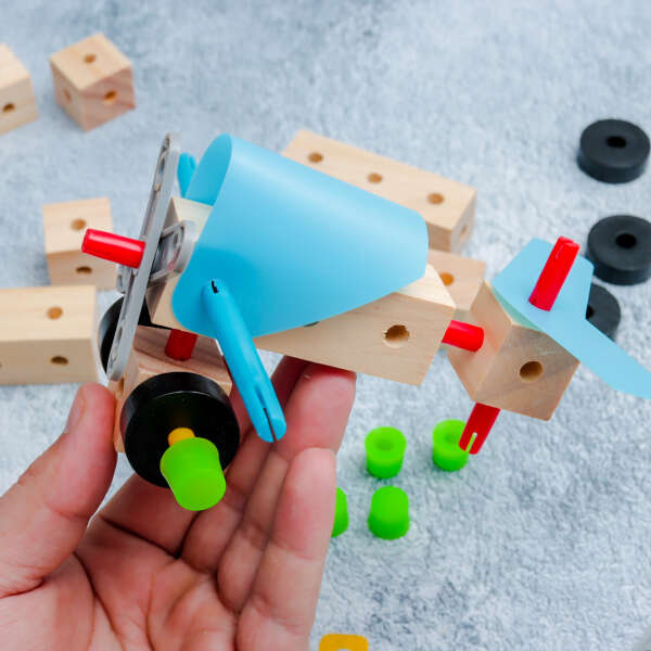 A set of construction toys - Ingeno - AI WEB SHOP